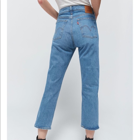 ❤️SOLD❤️LEVI’S JEANS - Picture 2 of 7